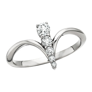 Diamond Gradient Ring in 14k white gold