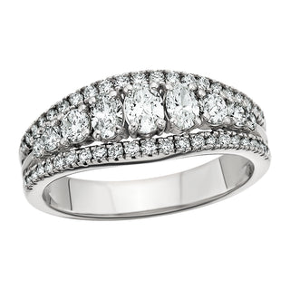 Graduated Diamond Band in 14k white gold