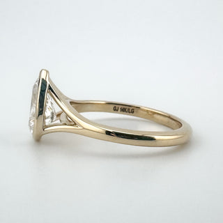 Bezel pear solitaire ring, 14K Yellow Gold, LG Diamond, side view