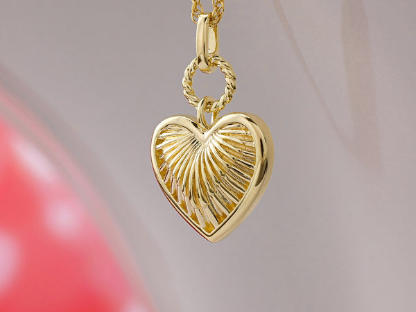 Valentine's Day jewelry gift wrapping at Gordon Jewelers
