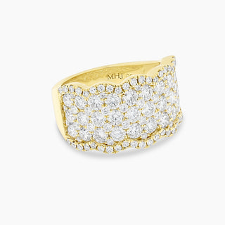Scalloped Yellow Gold and Diamond Ring