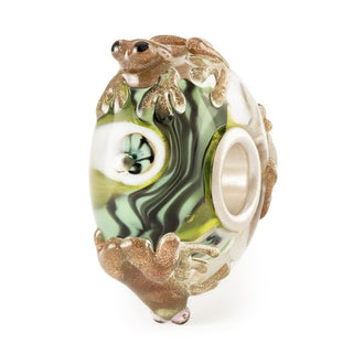 Frog's Embrace Glass Trollbead