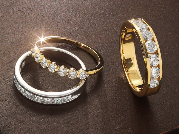 Anniversary jewelry gift wrapping at Gordon Jewelers